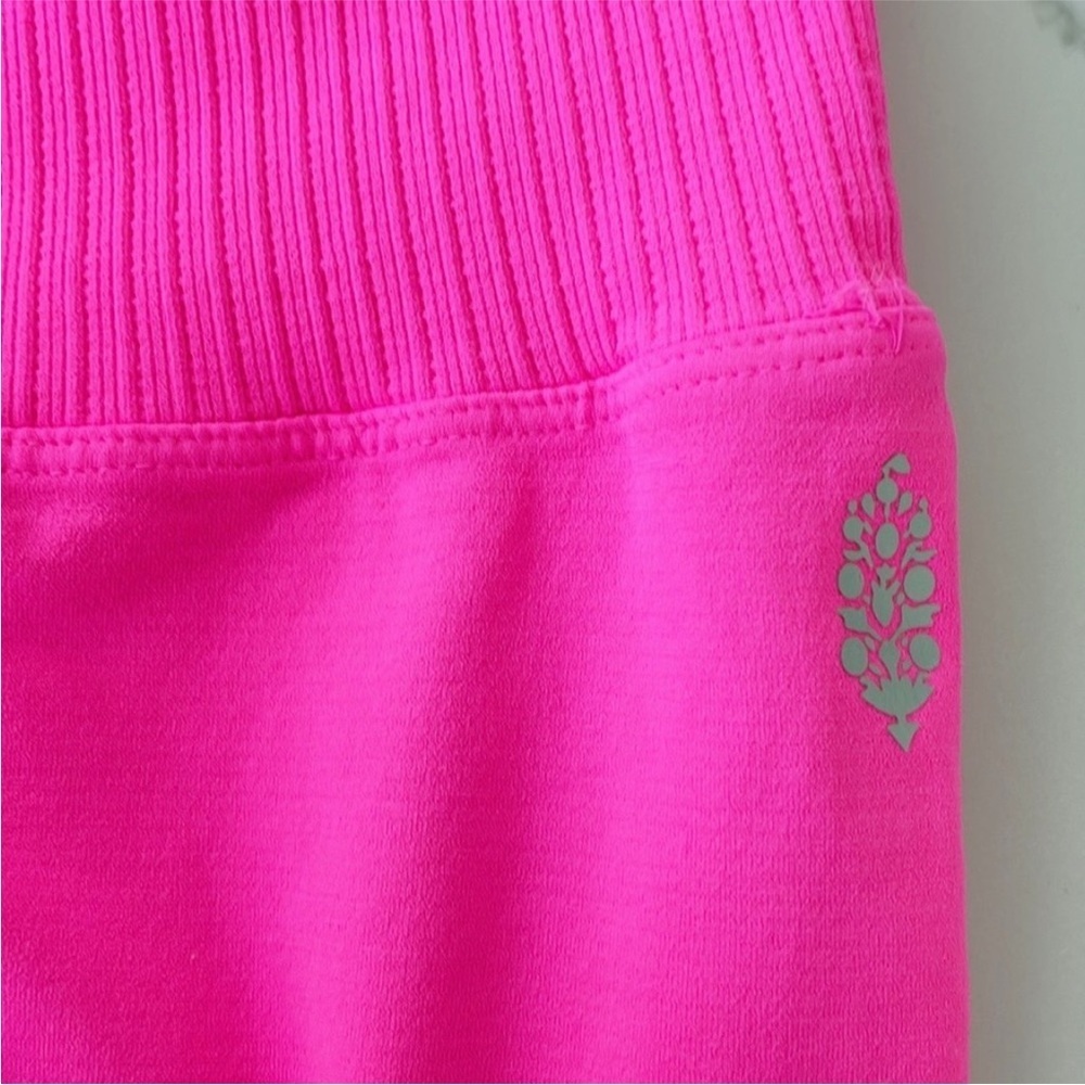NWT FREE PEOPLE MOVEMENT Good Karma leggings size M/L tropical pink Barbiecore - Picture 5 of 9